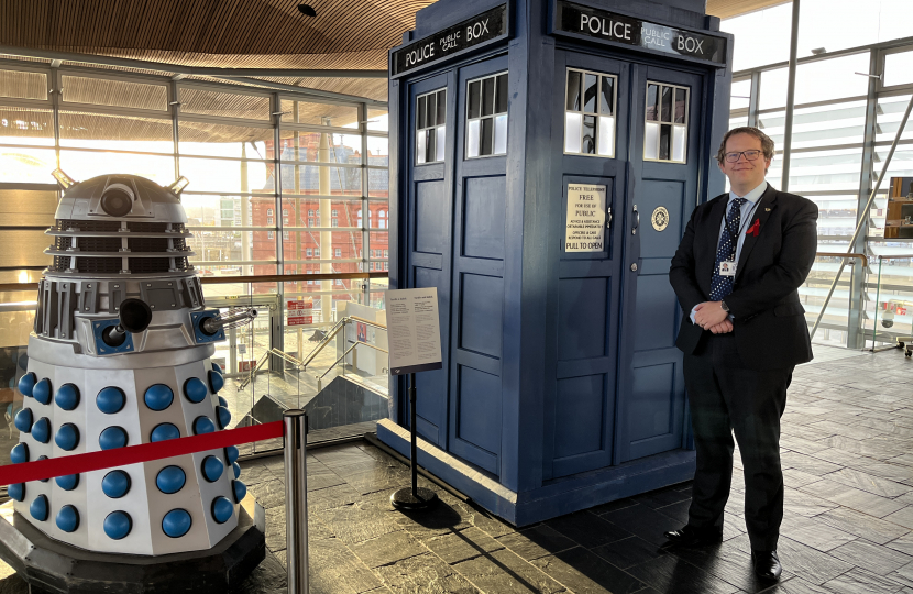 Joel meeting the TARDIS and Darlek in the Senedd