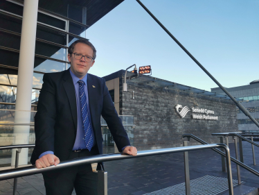 JJ on steps of senedd